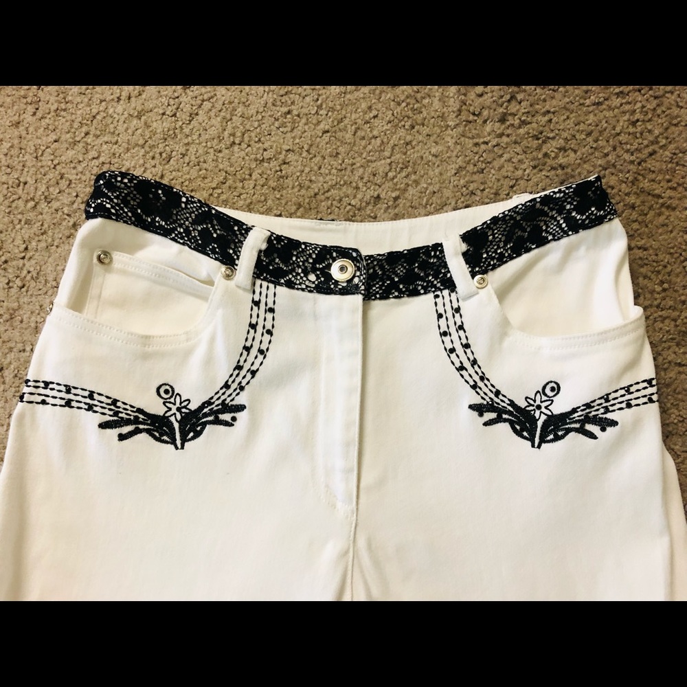 Christine Phillipe Denim Jeans Size 2 Embroidered Stretch fabric and pockets - Picture 2 of 13